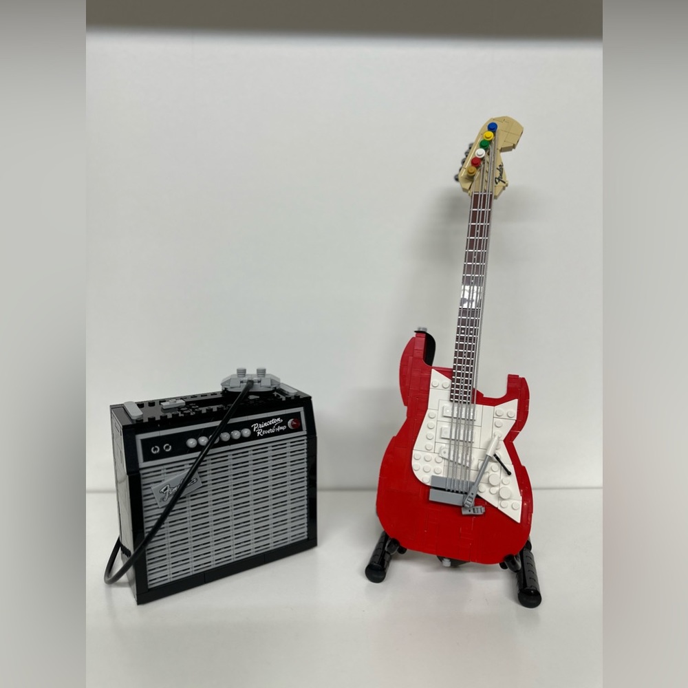 Lego Ideas Fender Stratocaster set 21329 (Preowned)